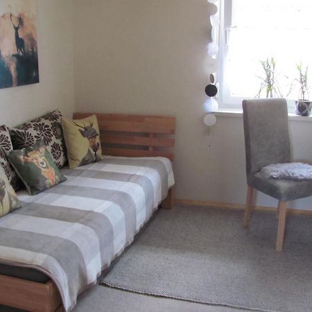 #2 Ruhiges Gemuetliches Ferienzimmer Mit 2 Einzelbetten Gemeinschaftsbad W-Lan Airport Nah Late Night Check In Haus Nr 9,5 Trunkelsberg エクステリア 写真